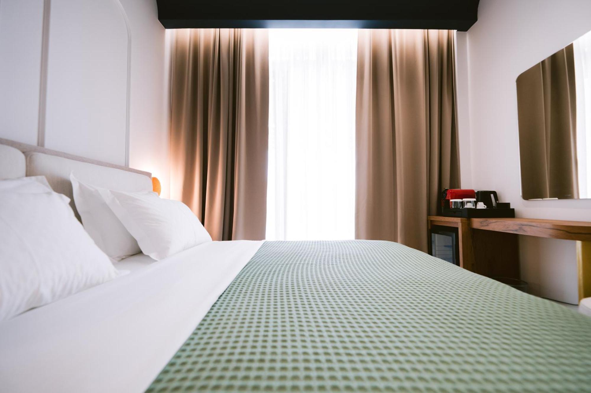 Noemie Hotel Himare Ngoại thất bức ảnh