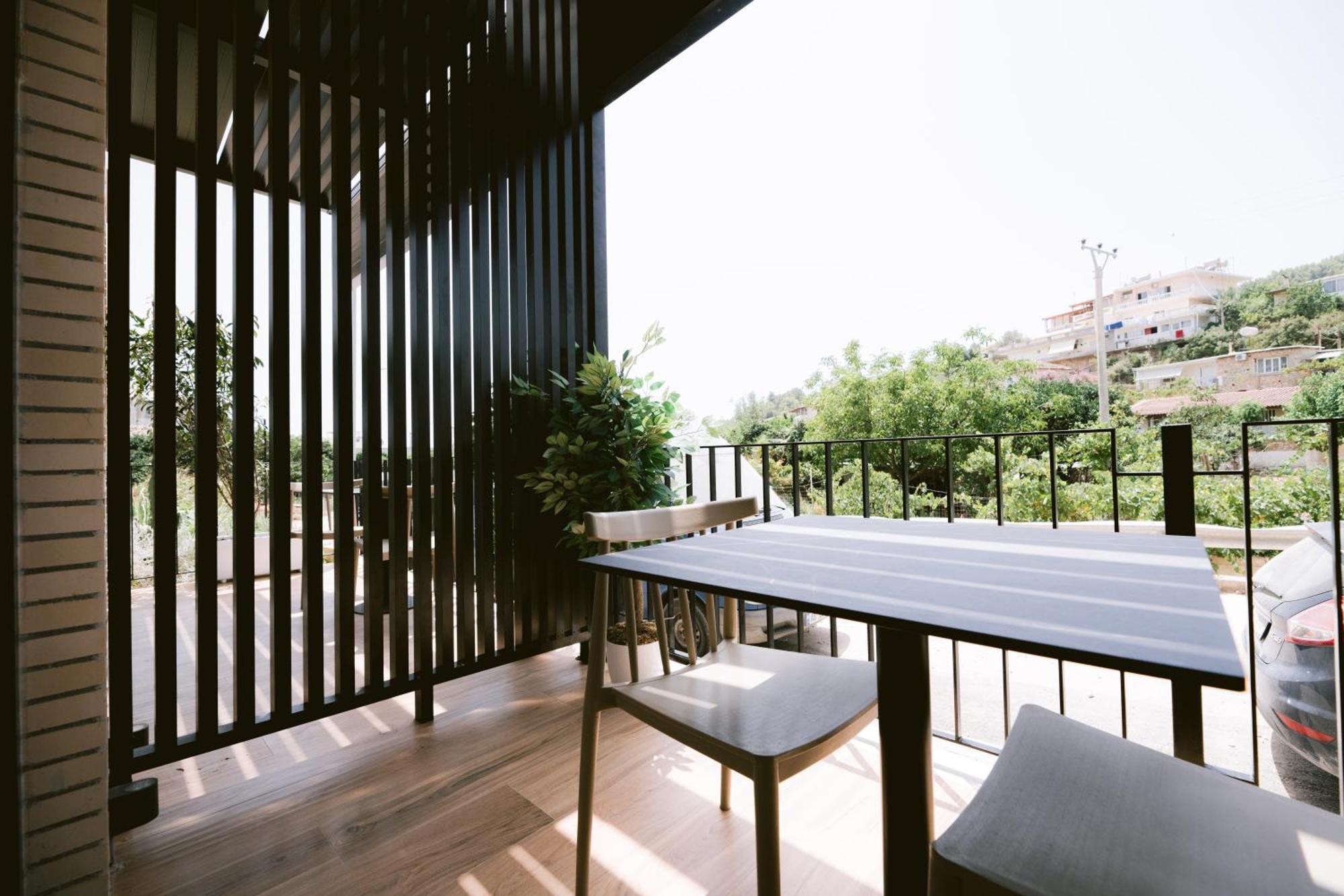 Noemie Hotel Himare Ngoại thất bức ảnh