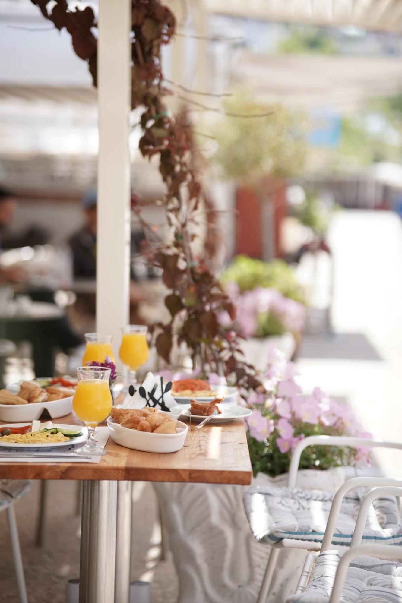 Noemie Hotel Himare Ngoại thất bức ảnh
